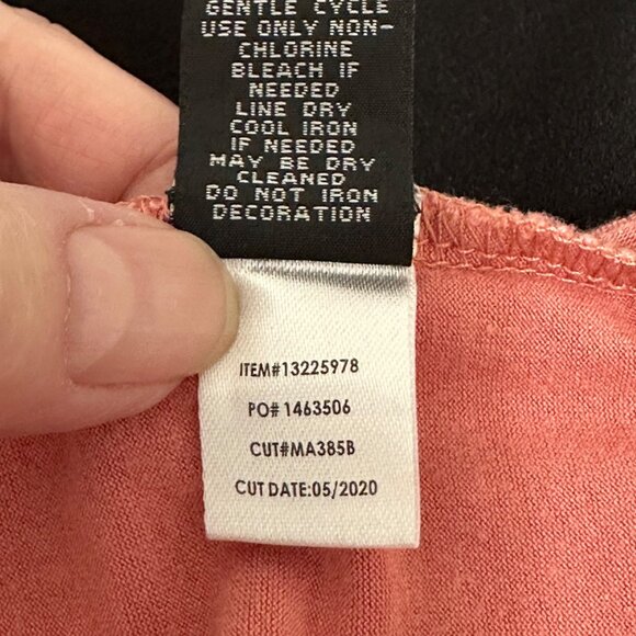 Torrid Womens Plus Size 5 (5X) Embroidered Top Rose Back Tie Closure Boho - Picture 7 of 9